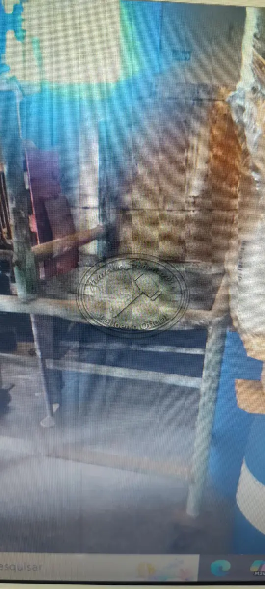 LOTE 001 - 01 TANQUE MISTURADOR INOX 2.000L