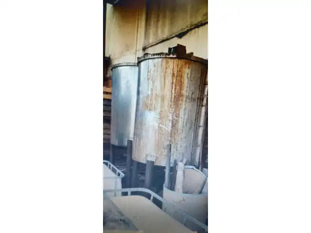 01 TANQUE INÓX MÓVEL 1.700L