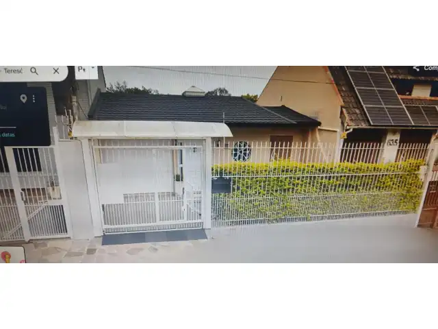 01 CASA ALVENARIA COM PISCINA, LOCALIZADA NA RUA SILVERIO SOUTO, 645, TERESÓPOLIS, PORTO ALEGRE- RS