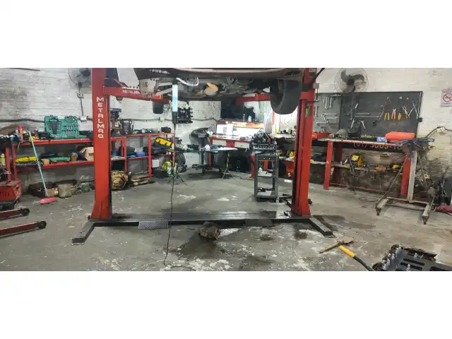 01 ELEVACAR METALMAQ, 2.600KG, 380V