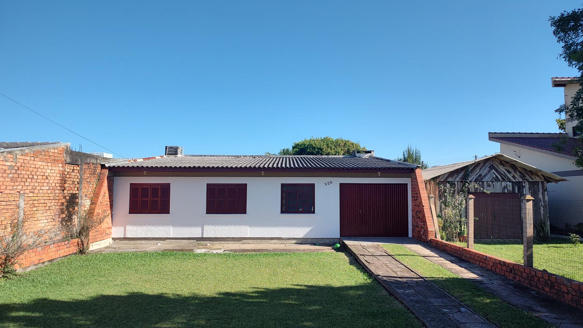 Imagem do imóvel 01 CASA ALVENARIA LOCALIZANA NA AV. CANANÉIA, 528, ATLANTIDA SUL- RS